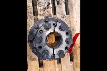 salg af New Holland T7060 RIGHT Rear wheelhub (Amercian type)