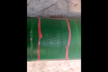 salg af Hydraulisk Cylinder John Deere 7530 