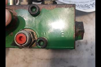 salg af Hydraulisk bremseventil John Deere 7530 