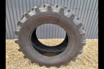 salg af John Deere 7530 RIGHT Tire