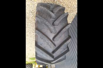 salg af John Deere 7530 LEFT Tire