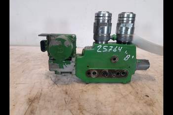 salg af John Deere 7530  Remote control valve