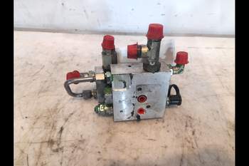 salg af John Deere 7530  Hydraulic valve