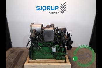 John Deere 7530  Engine