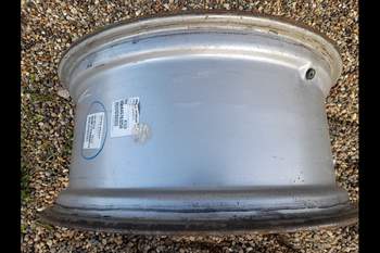 salg af Case Farmall 115A RIGHT Front Rim