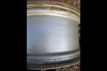 salg af Case Farmall 115A LEFT Front Rim