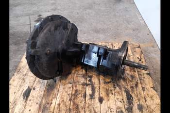 salg af Case Farmall 115A LEFT Rear Half Axle