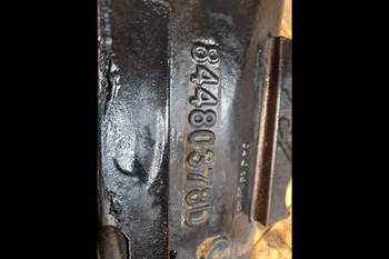 salg af Case Farmall 115A LEFT Rear Half Axle