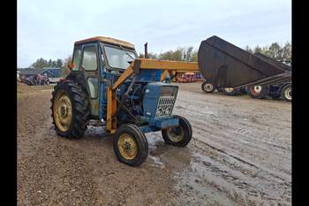 salg af Ford 4000 traktor