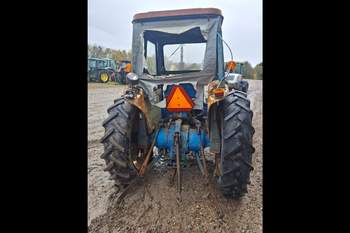 salg af Ford 4000 traktor