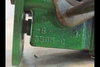 salg af John Deere 6620  Hydraulic Valve support