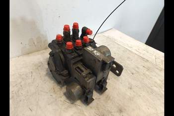 salg af John Deere 6620  Remote control valve