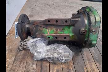 salg af John Deere 5720 LEFT Rear Half Axle