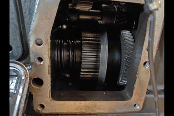 salg af Case Farmall 115c  Rear Transmission