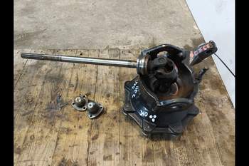 salg af Case Farmall 115c RIGHT Front axle final drive