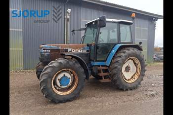 New Holland 8240 traktor