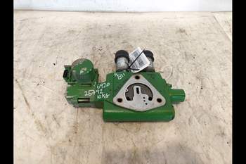 salg af John Deere 6920  Remote control valve