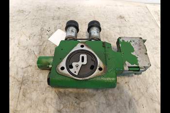 salg af John Deere 6920  Remote control valve