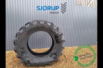 Deutz-Fahr Agrotron M620 RIGHT Tire