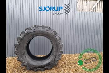 Deutz-Fahr Agrotron M620 LEFT Tire