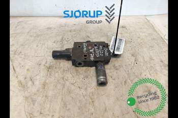 Deutz-Fahr Agrotron M620  Remote control valve