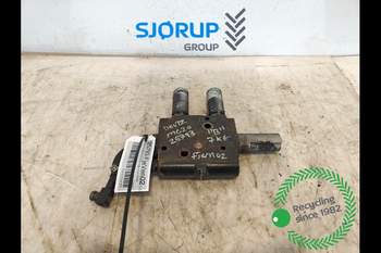 Deutz-Fahr Agrotron M620  Remote control valve