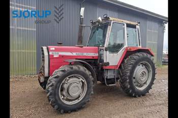 Massey Ferguson 698 traktor