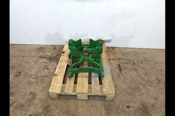 salg af John Deere 6830  Front axle support