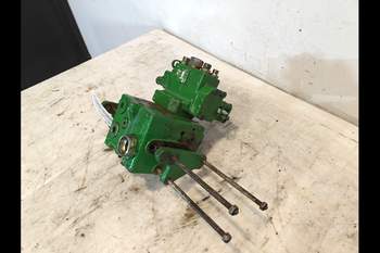 salg af John Deere 6830  Hydraulic Valve support