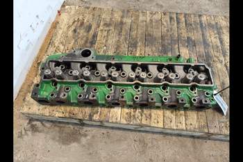 salg af John Deere 6830  Cylinder Head