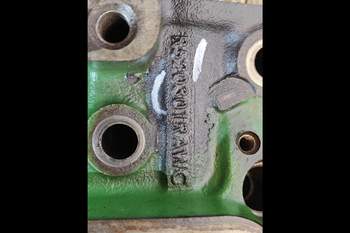 salg af John Deere 6830  Cylinder Head