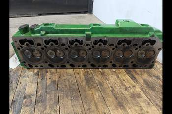 salg af John Deere 6830  Cylinder Head