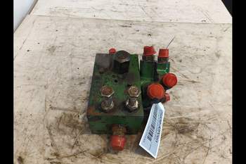 salg af John Deere 6920  Suspension control valve