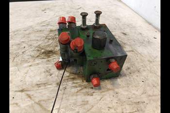 salg af John Deere 6920  Suspension control valve