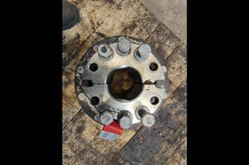 salg af New Holland T7.250 RIGHT Rear wheelhub (Amercian type)