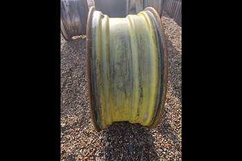 salg af John Deere 6420 S RIGHT Rear Rim