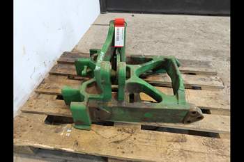 salg af John Deere 6420 S  Front axle support