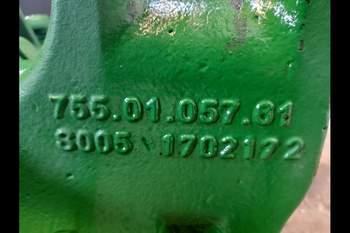 salg af John Deere 6195 R  Disassembled front axle