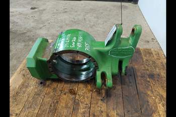 salg af John Deere 6195 R  Front axle house